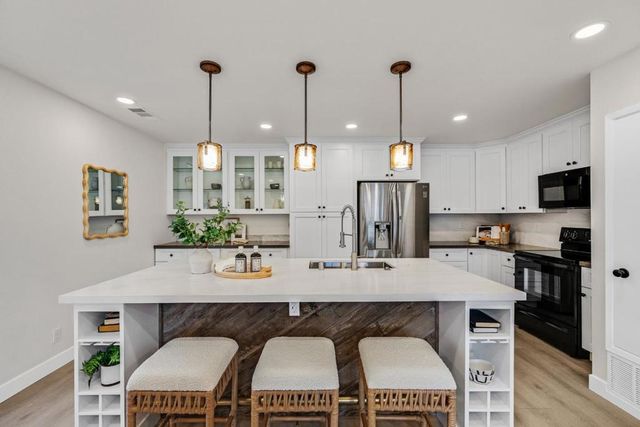 205 Red Oak Drive M, Sunnyvale, CA 94086