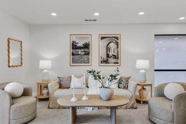 205 Red Oak Drive M, Sunnyvale, CA 94086