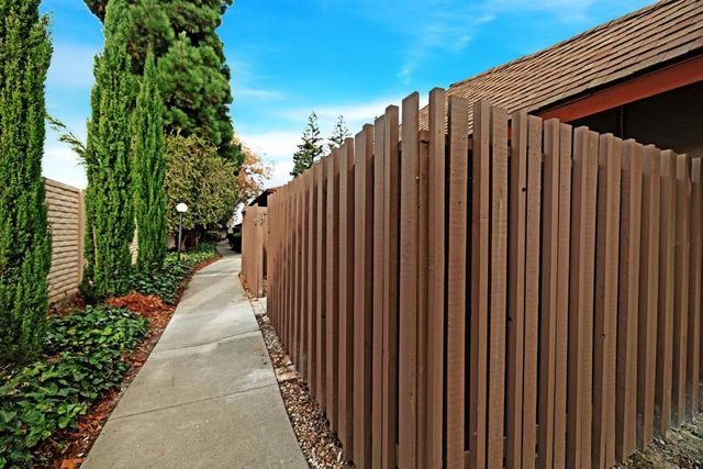 205 Red Oak Drive M, Sunnyvale, CA 94086