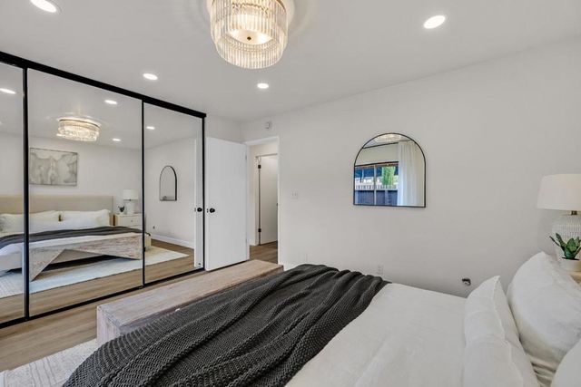 205 Red Oak Drive M, Sunnyvale, CA 94086