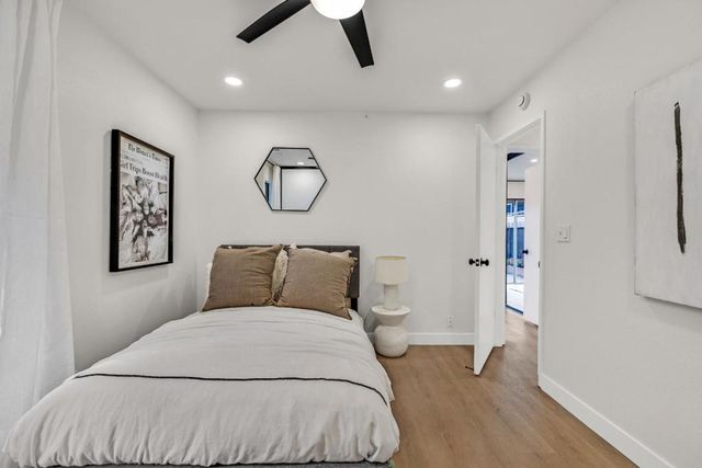 205 Red Oak Drive M, Sunnyvale, CA 94086