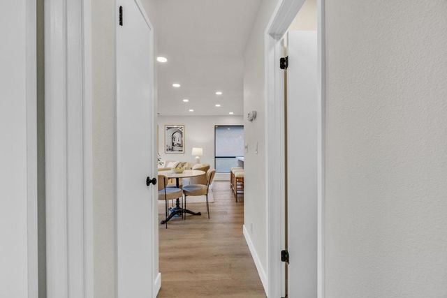 205 Red Oak Drive M, Sunnyvale, CA 94086