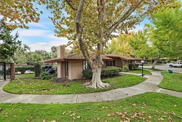 205 Red Oak Drive M, Sunnyvale, CA 94086