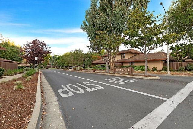 205 Red Oak Drive M, Sunnyvale, CA 94086