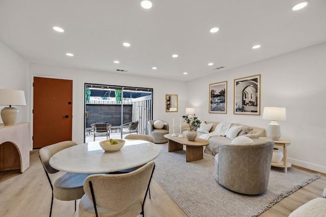 205 Red Oak Drive M, Sunnyvale, CA 94086