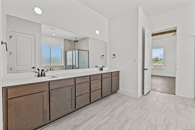 125 Syrah St, La Vernia, TX 78121
