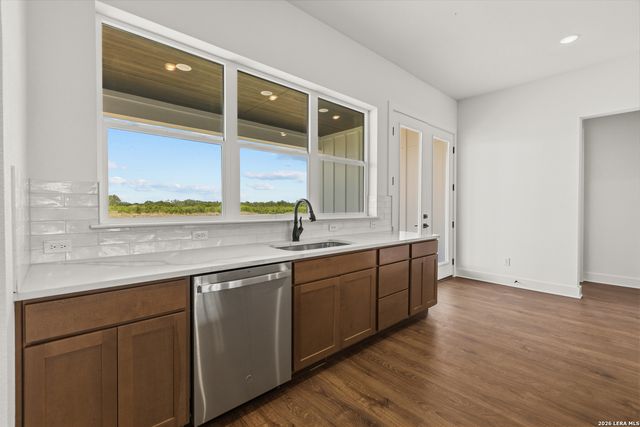 125 Syrah St, La Vernia, TX 78121