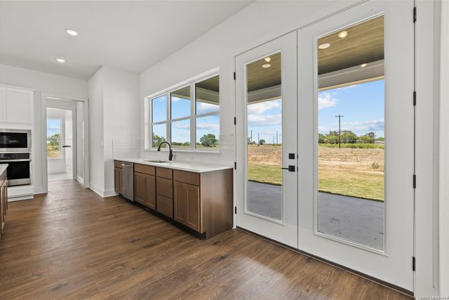 125 Syrah St, La Vernia, TX 78121