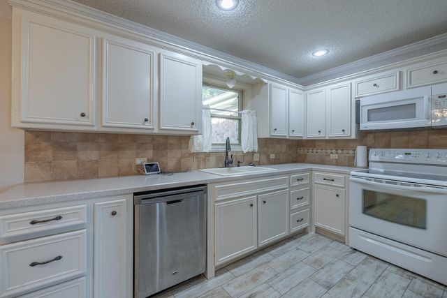 1414 5th Street, Shallowater, TX 79363