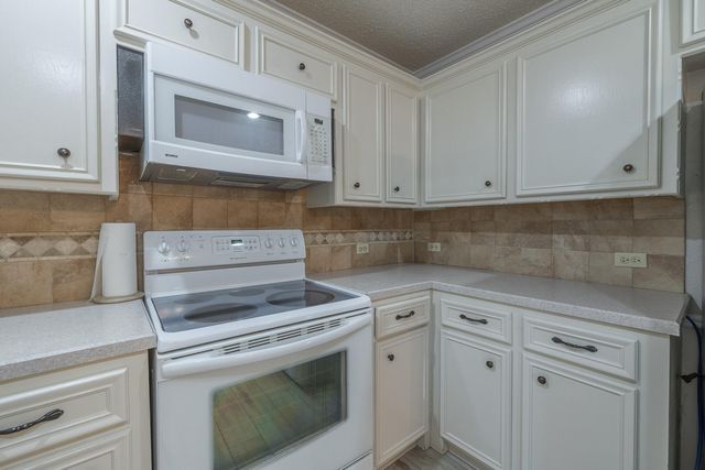 1414 5th Street, Shallowater, TX 79363