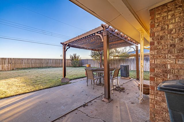 1414 5th Street, Shallowater, TX 79363