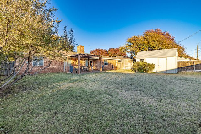 1414 5th Street, Shallowater, TX 79363