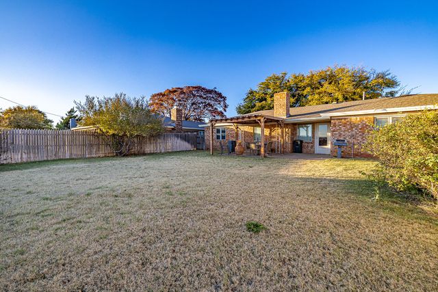 1414 5th Street, Shallowater, TX 79363