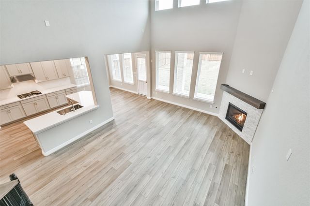 8211 Chartres Wind Drive, Magnolia, TX 77354