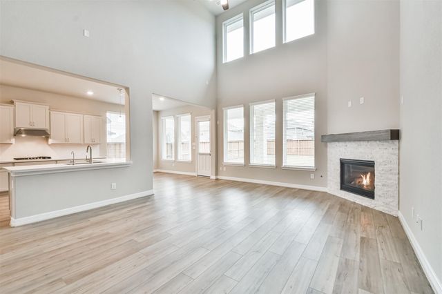 8211 Chartres Wind Drive, Magnolia, TX 77354