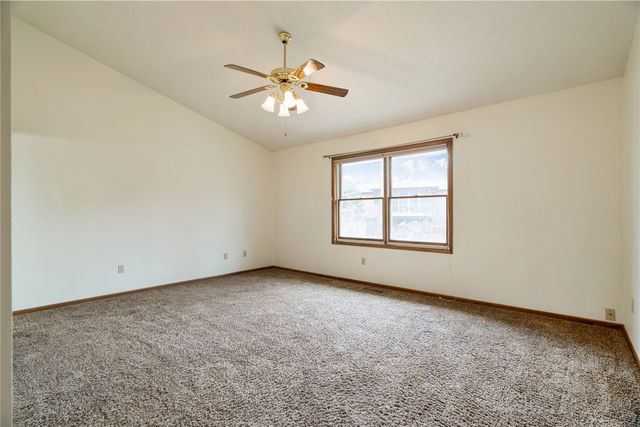 1617 Whitters Way NW, Cedar Rapids, IA 52405