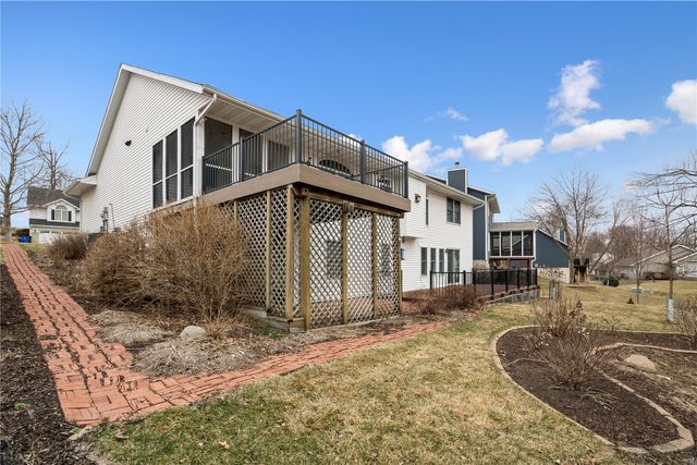 1617 Whitters Way NW, Cedar Rapids, IA 52405