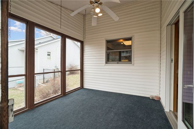 1617 Whitters Way NW, Cedar Rapids, IA 52405