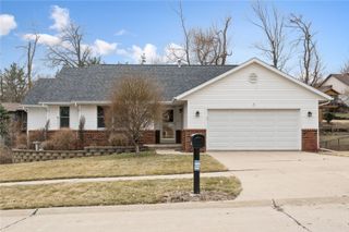 1617 Whitters Way NW, Cedar Rapids, IA 52405