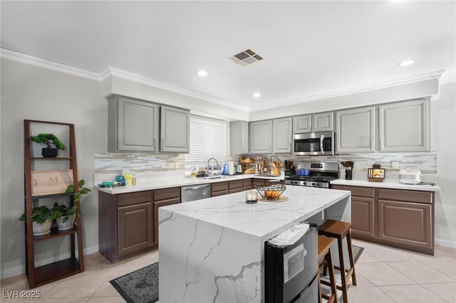 121 Golf Range Street, Las Vegas, NV 89145