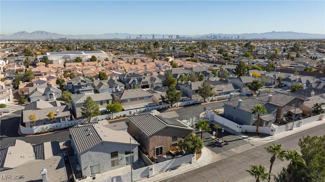 121 Golf Range Street, Las Vegas, NV 89145