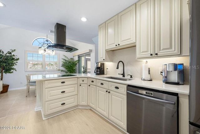 25 MARINA POINT PLACE, Palm Coast, FL 32137