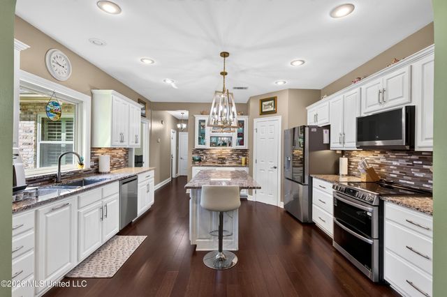 7524 Cherryhill Drive, Diamondhead, MS 39525