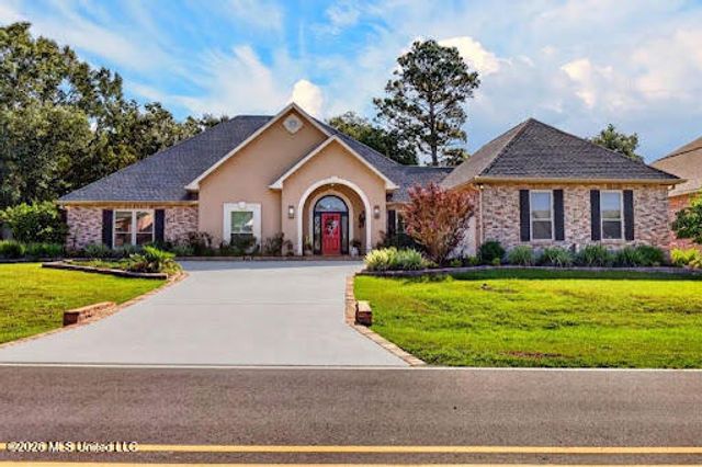 7524 Cherryhill Drive, Diamondhead, MS 39525