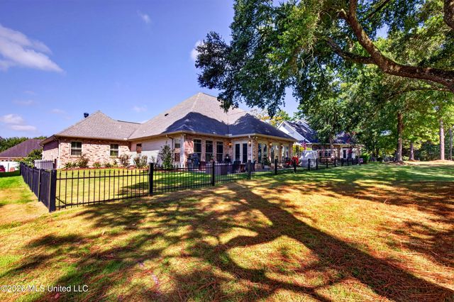 7524 Cherryhill Drive, Diamondhead, MS 39525