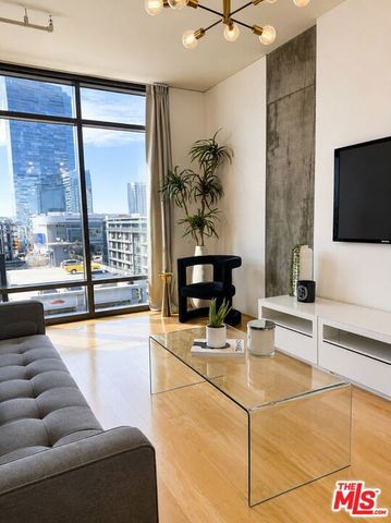 1100 S Hope Street 814, Los Angeles, CA 90015
