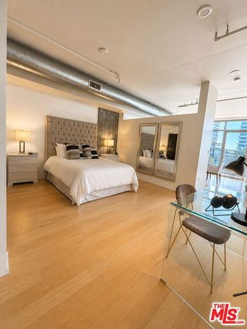 1100 S Hope Street 814, Los Angeles, CA 90015