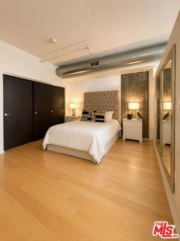 1100 S Hope Street 814, Los Angeles, CA 90015