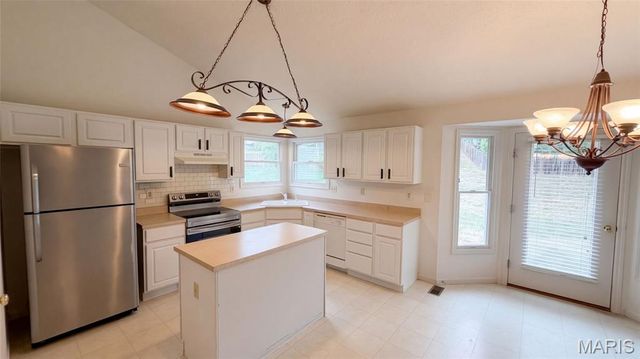 701 Garden Bounty Drive, St Peters, MO 63376