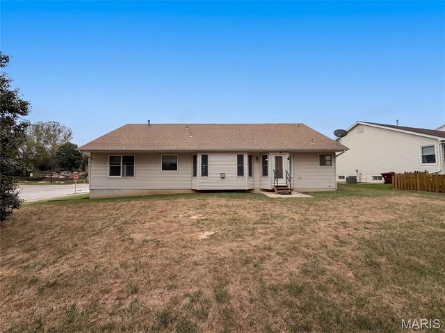 701 Garden Bounty Drive, St Peters, MO 63376