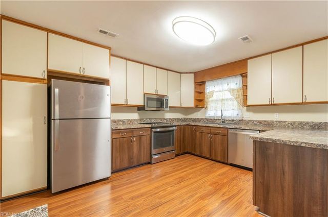 6 Valirey DR, Hampton, VA 23669