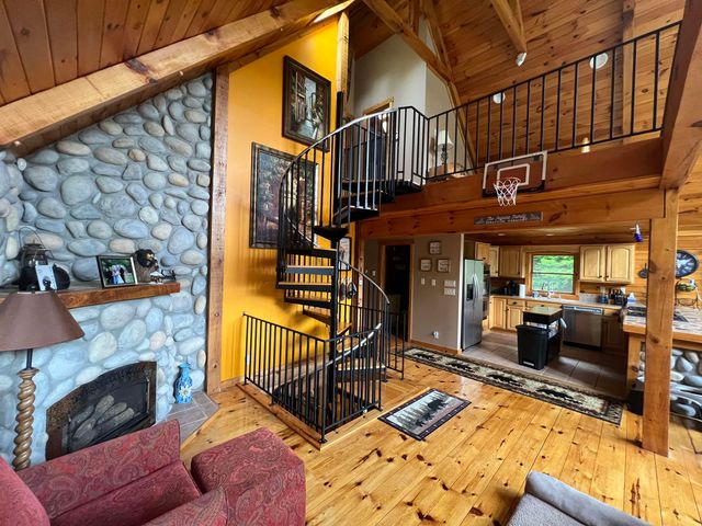 42 Bills Road, Stratton, VT 05360