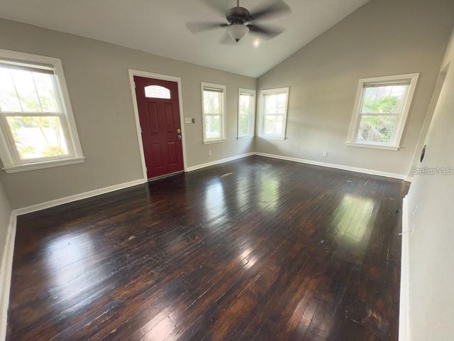 2434 9TH AVENUE N, St Petersburg, FL 33713