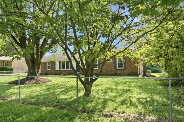 112 James Dr, Clarksville, TN 37042