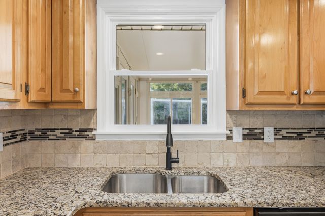 112 James Dr, Clarksville, TN 37042