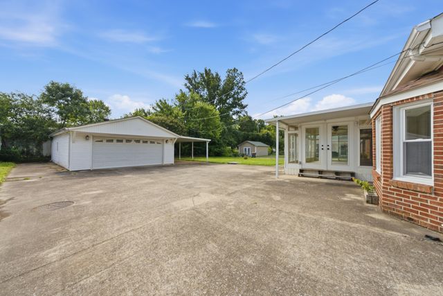 112 James Dr, Clarksville, TN 37042