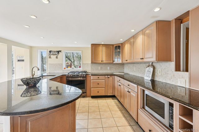 18 Juengstville Road, North Salem, NY 10519