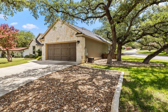 4 Country CT, Wimberley, TX 78676