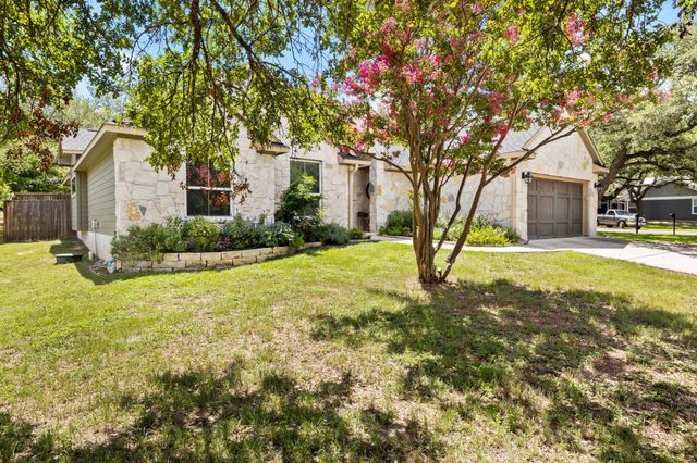 4 Country CT, Wimberley, TX 78676
