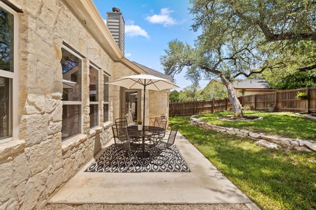 4 Country CT, Wimberley, TX 78676