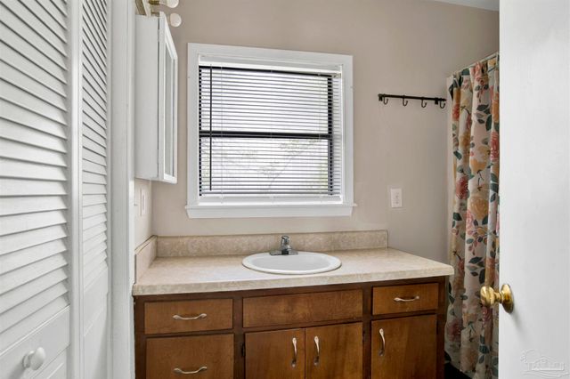 2802 W Gonzalez St, Pensacola, FL 32505