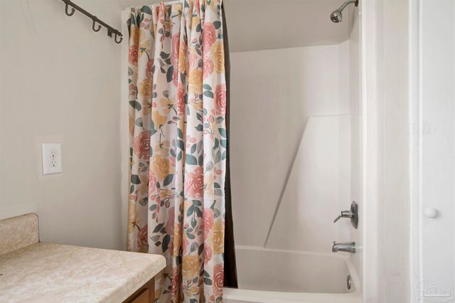 2802 W Gonzalez St, Pensacola, FL 32505