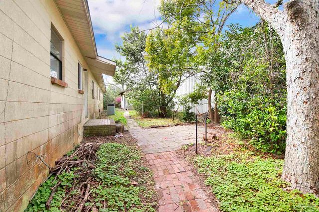2802 W Gonzalez St, Pensacola, FL 32505