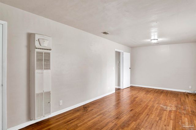 2802 W Gonzalez St, Pensacola, FL 32505