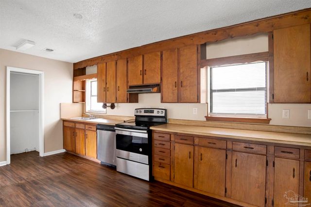 2802 W Gonzalez St, Pensacola, FL 32505