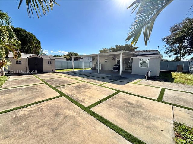 6231 Mayo St, Hollywood, FL 33023